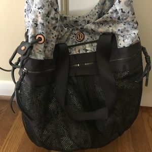 Lululemon tote/crossbody.